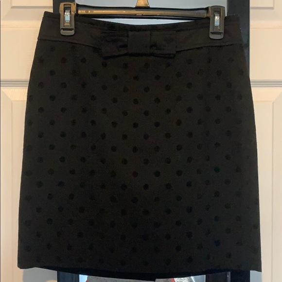 LOFT Dresses & Skirts - The Loft black polka dot skirt 4P